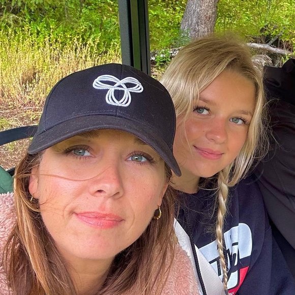 Meet your Posher, Celeste - Picture 1 of 1